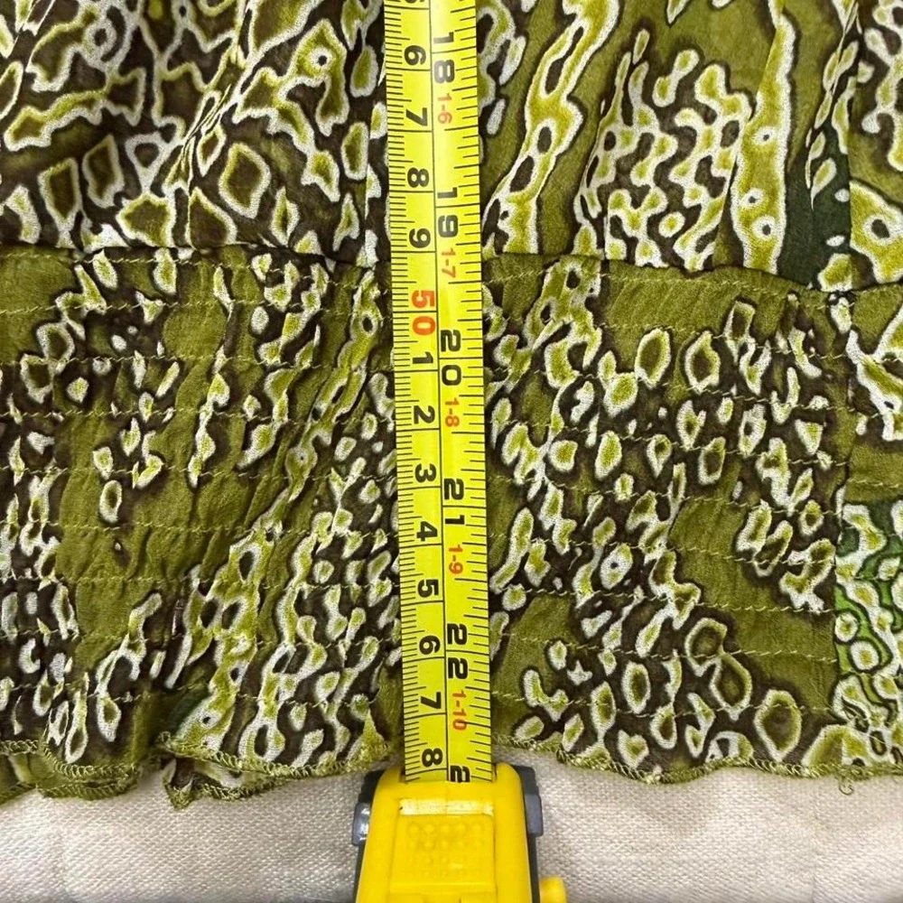 Green Ruffle Mock Neck Sleeveless Top –‎ Size S
